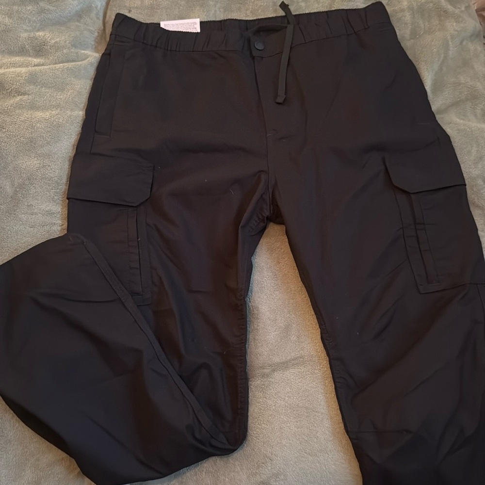 Brand New NWT H&M black cargo pants size L